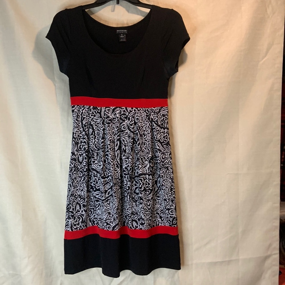 Enfocus Studio foliage prints in black and white red band baby doll dress size 6